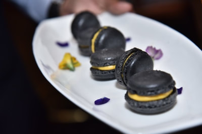 activated charcoal macaroons 