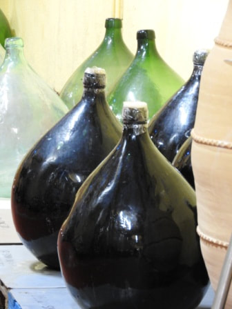 Glass Jar & Amphora wine aging 